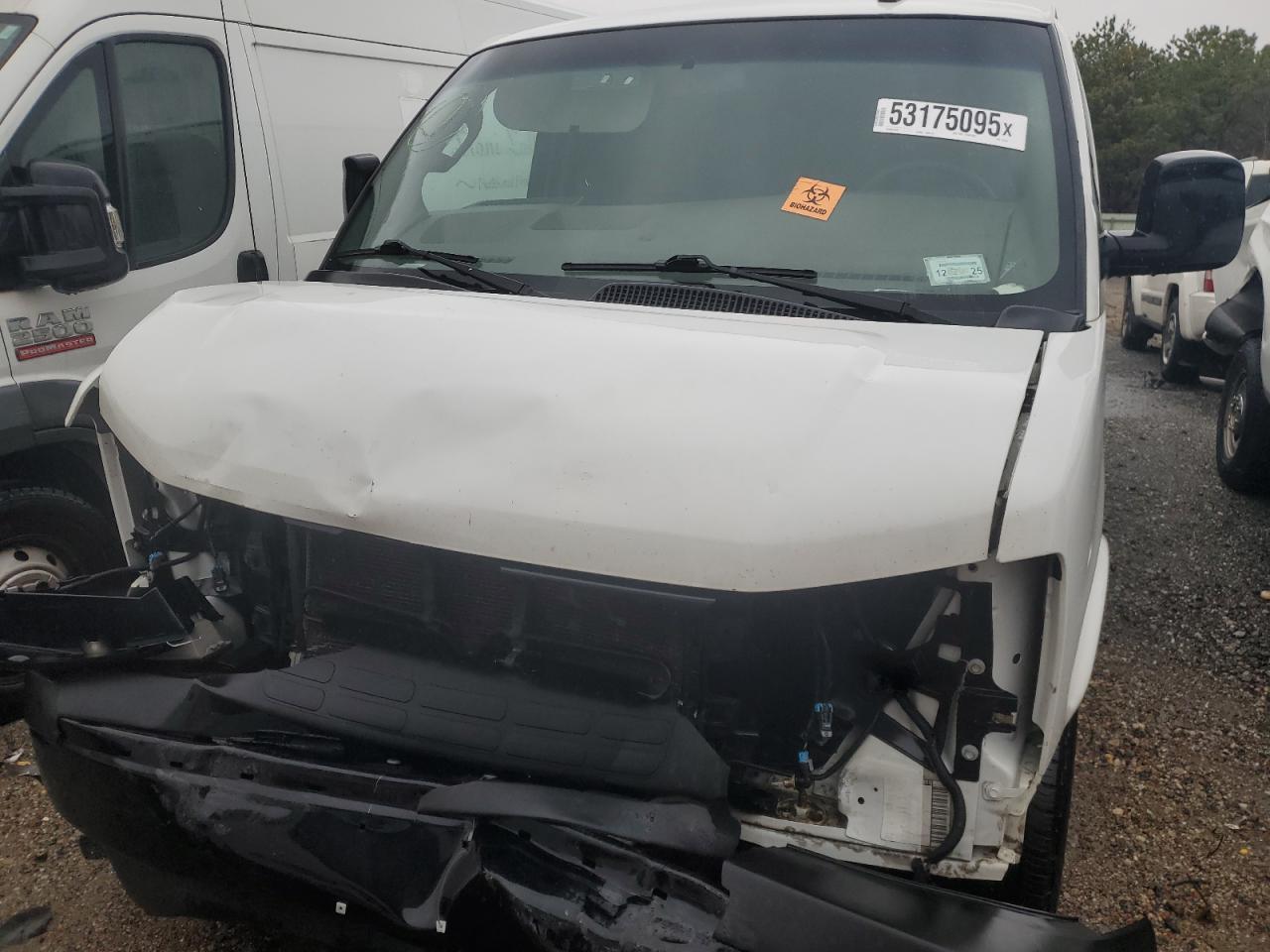VIN: 1GCWGAFG3L1147914 2020 CHEVROLET EXPRESS