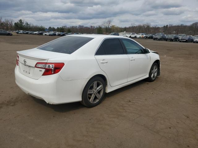 Sedans TOYOTA CAMRY 2012 White