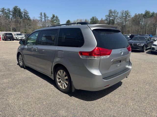 2011 TOYOTA SIENNA XLE
