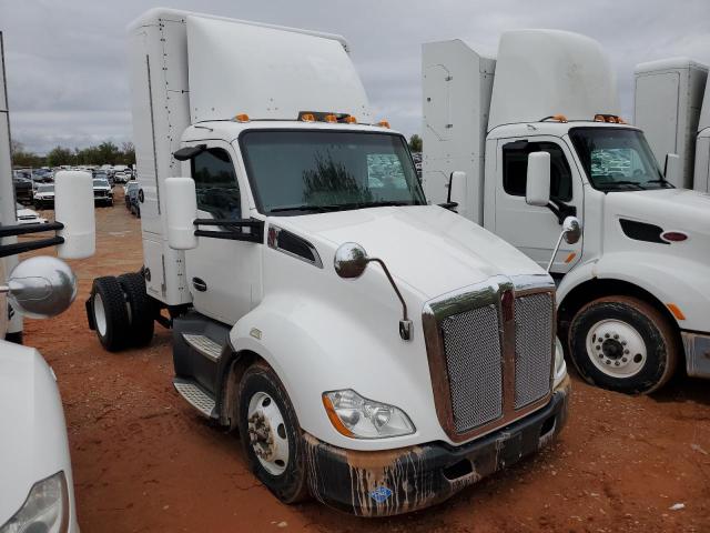 2017 Kenworth T680 Semi Truck