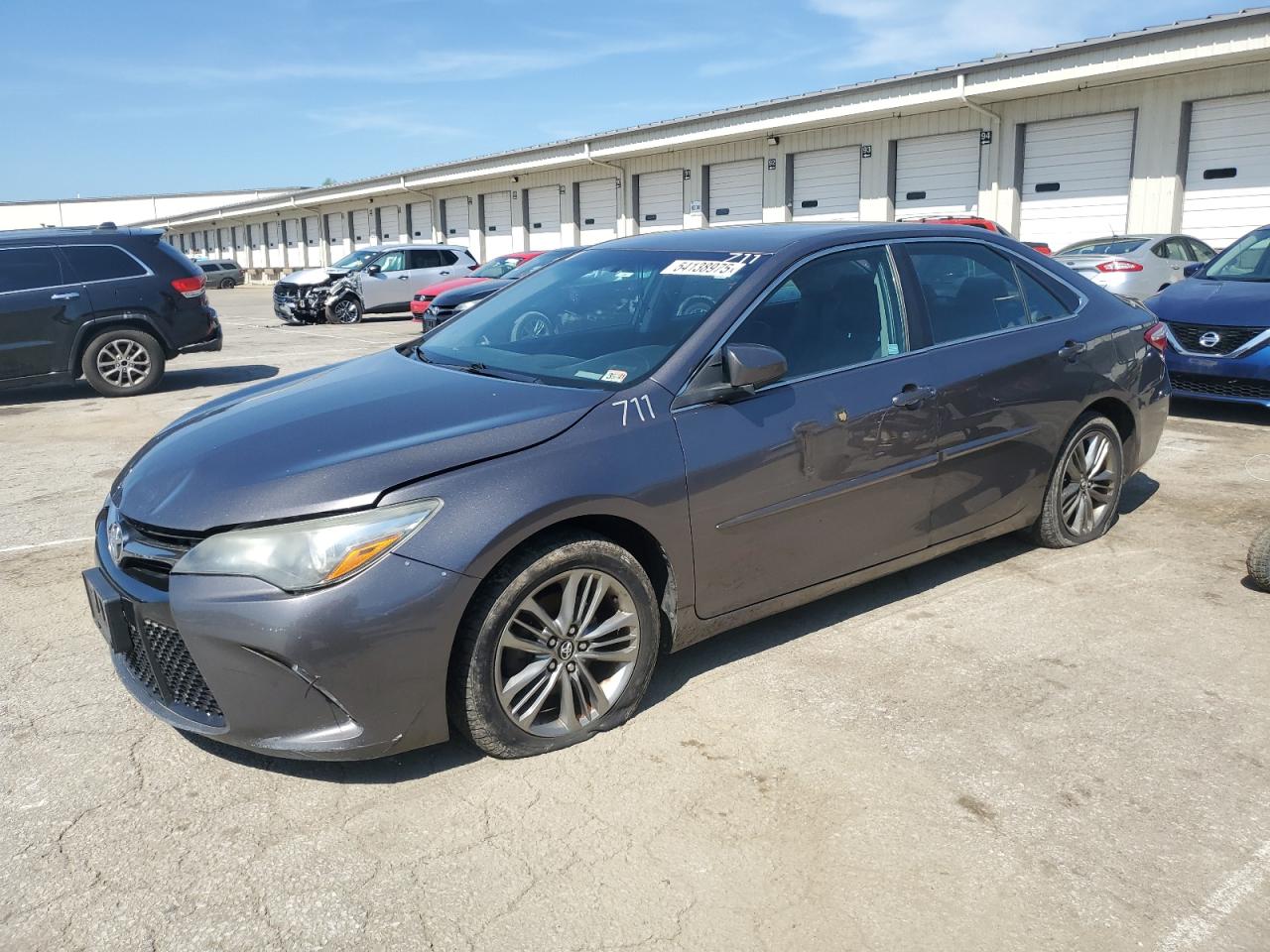 2016 Toyota Camry Le იყიდება Louisville-ში, KY - Front End
