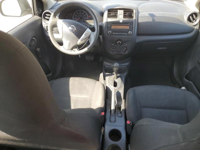 Sedans NISSAN VERSA 2015 Szary