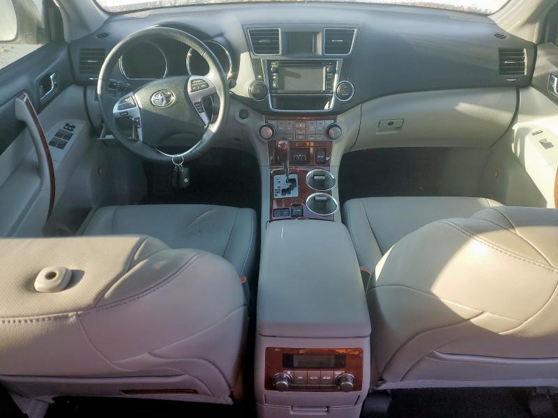  TOYOTA HIGHLANDER 2013 Білий