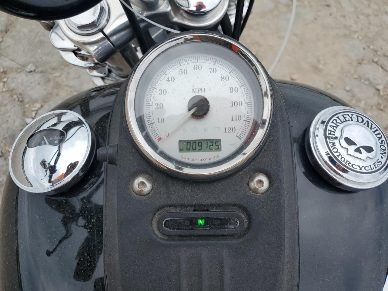 2009 Harley Davidson Dyna Stree VIN: 334830 Lot: 54356495