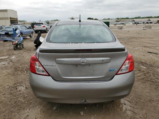 Седани NISSAN VERSA 2013 Сірий