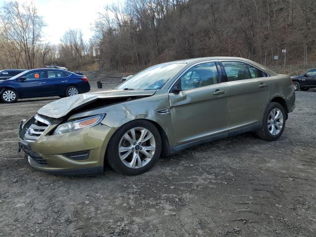 Sedans FORD TAURUS 2012 Zielony