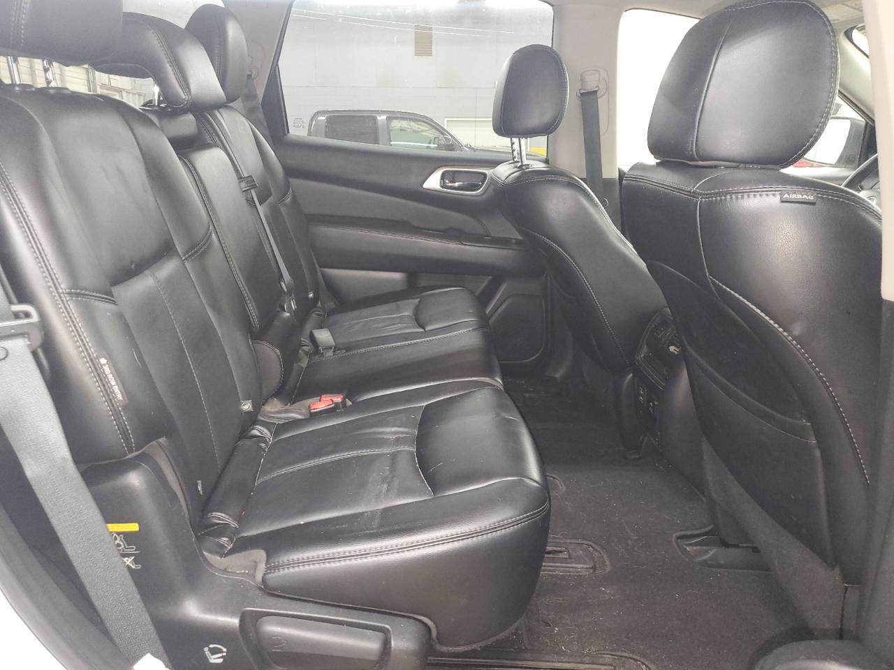 2018 Nissan Pathfinder S VIN: 5N1DR2MN2JC636164 Lot: 53717025