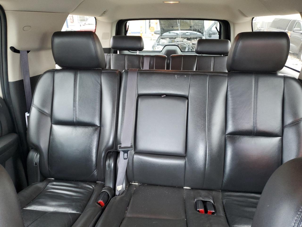 2011 Chevrolet Suburban K1500 Lt VIN: 1GNSKJE30BR347054 Lot: 54228235