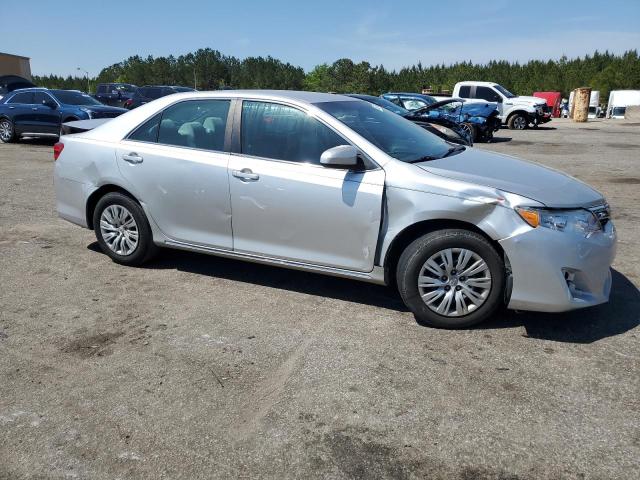  TOYOTA CAMRY 2014 Серебристый