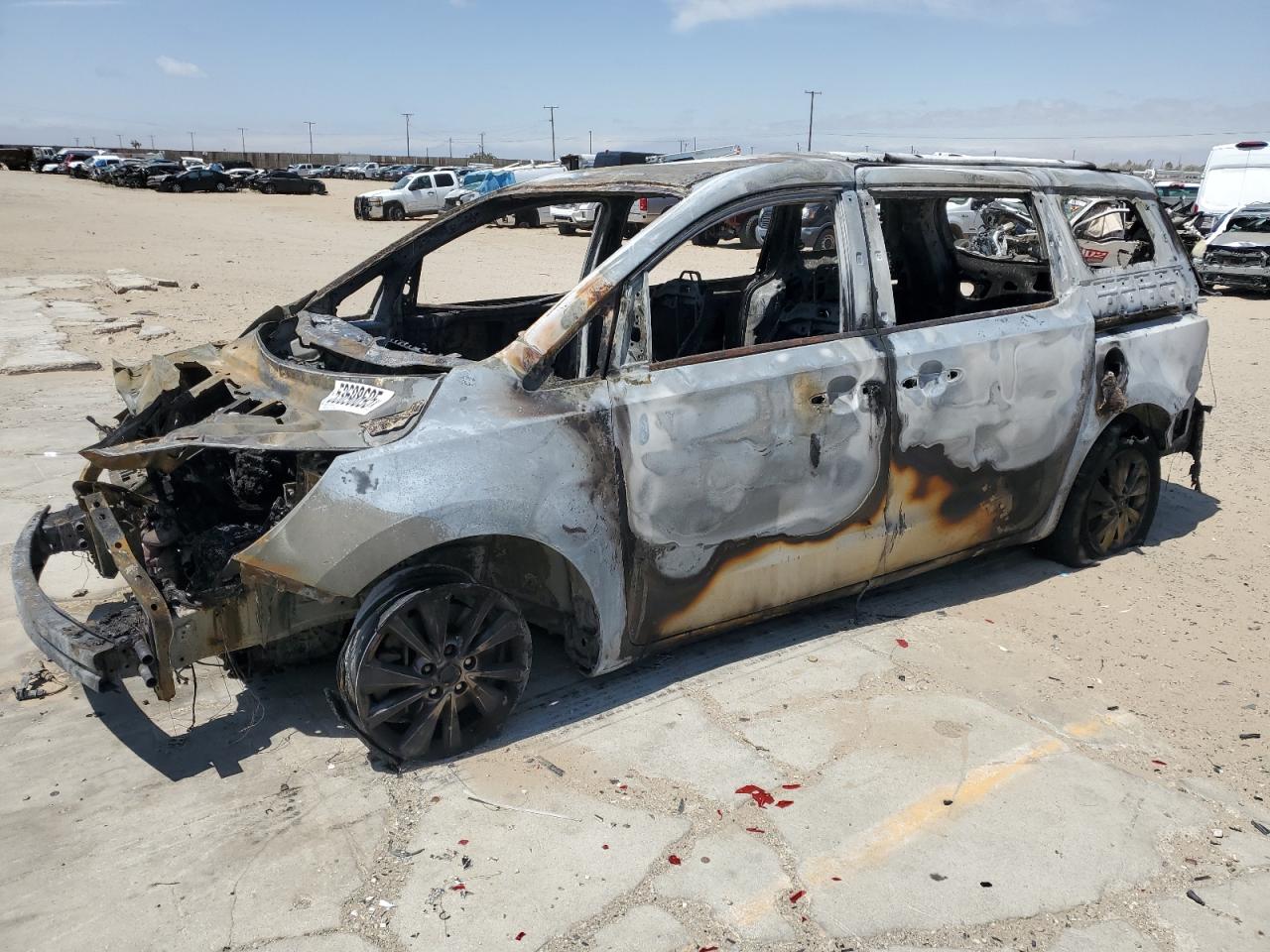 2017 Kia Sedona Lx zu verkaufen in Sun Valley, CA - Burn