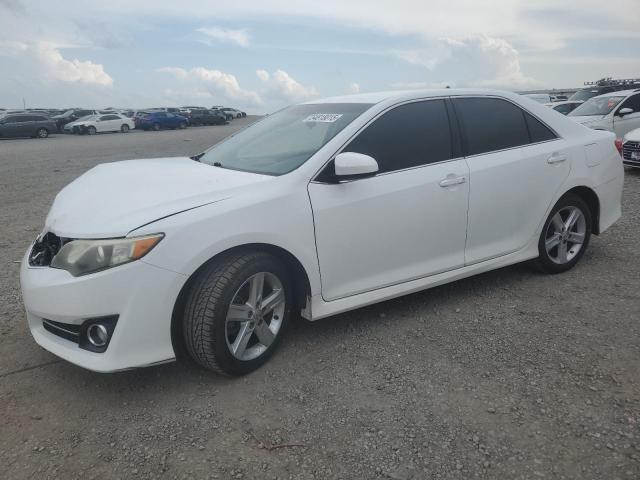 Sedans TOYOTA CAMRY 2014 White