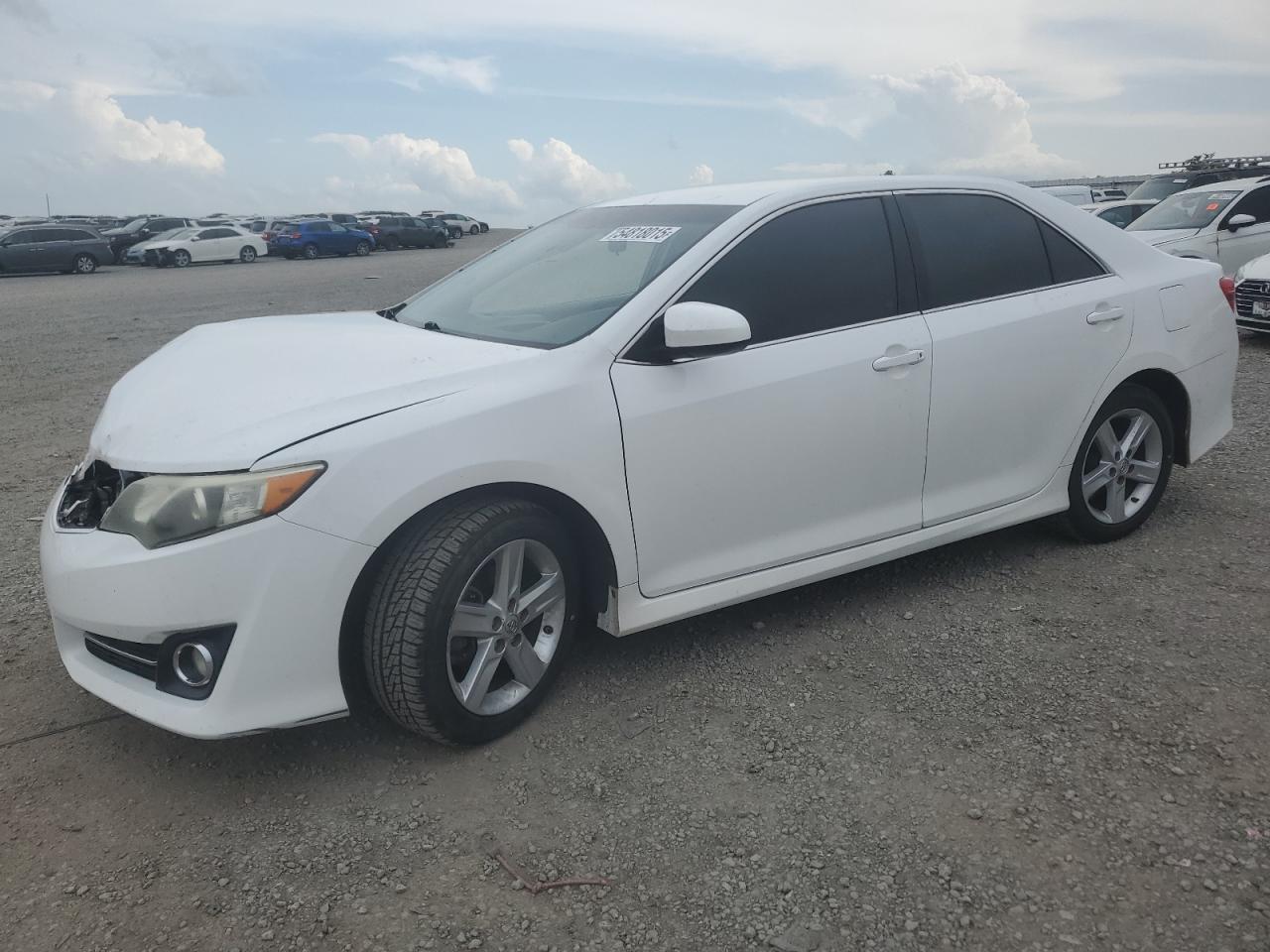2014 Toyota Camry L продається в Earlington, KY - Front End