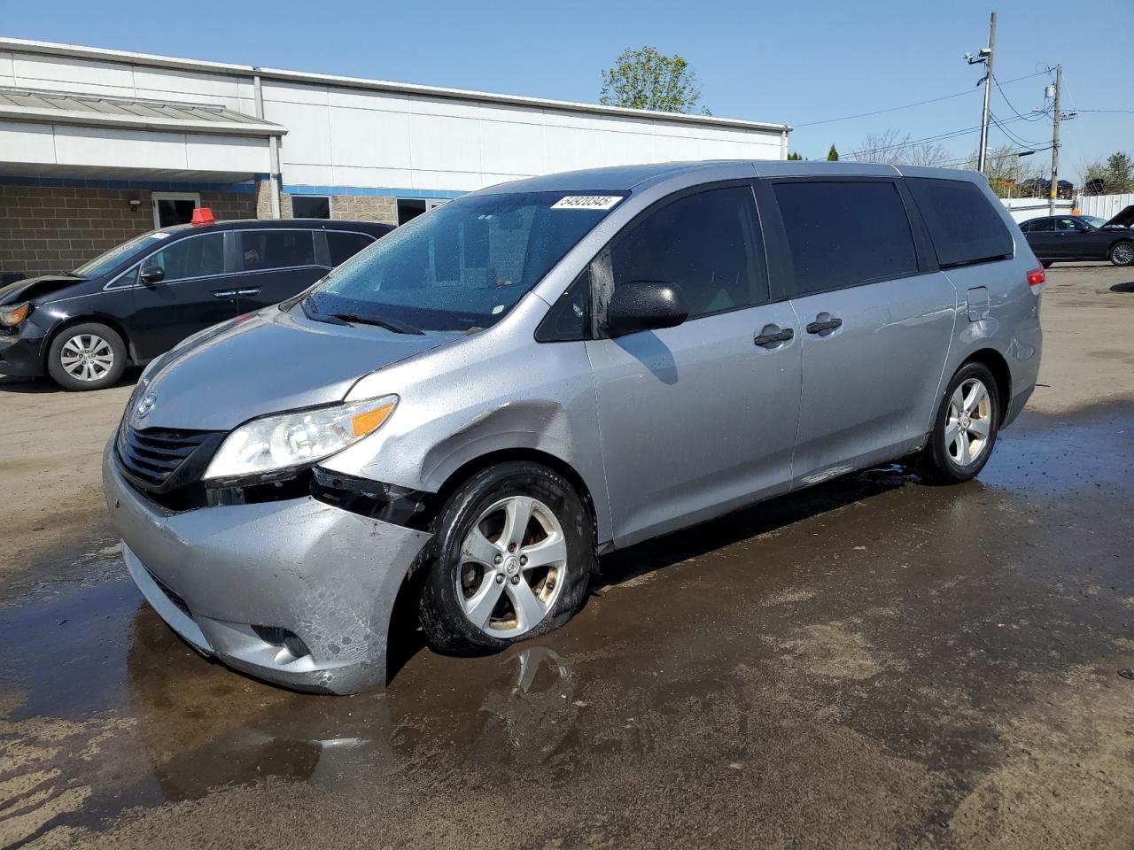 2011 Toyota Sienna იყიდება New Britain-ში, CT - Front End