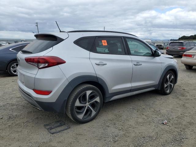  HYUNDAI TUCSON 2017 Серебристый