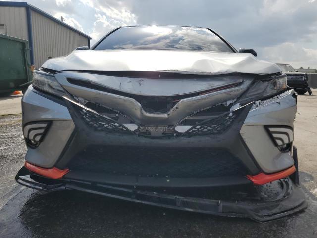  TOYOTA CAMRY 2019 Srebrny