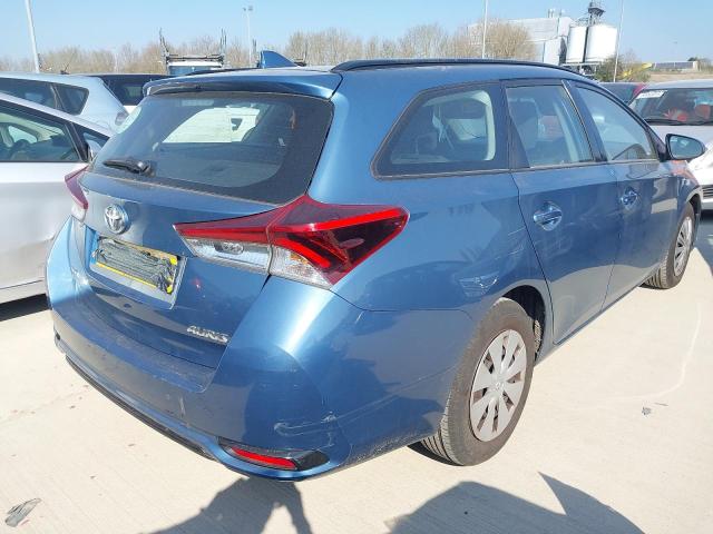 2015 TOYOTA AURIS ACTI