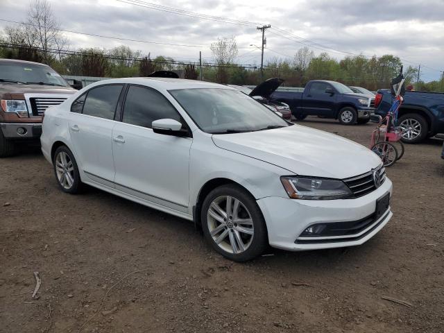 Sedans VOLKSWAGEN JETTA 2017 White