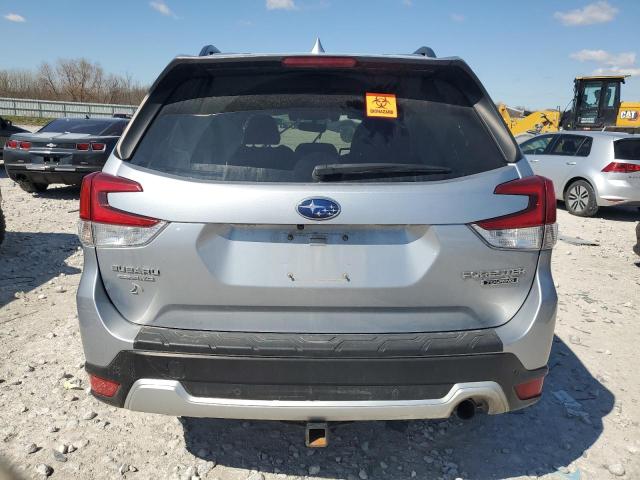  SUBARU FORESTER 2019 Сріблястий