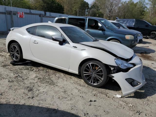  TOYOTA SCION 2015 Белы
