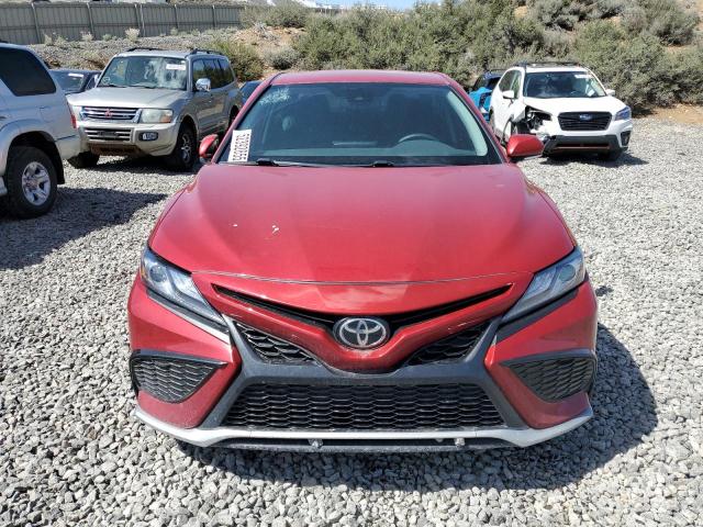  TOYOTA CAMRY 2021 Czerwony
