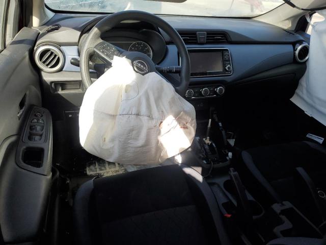  NISSAN VERSA 2024 Червоний