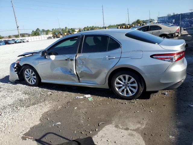  TOYOTA CAMRY 2018 Srebrny