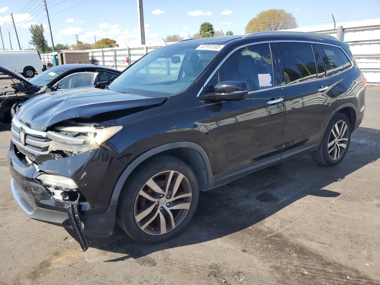 2018 Honda Pilot Touring للبيع في Miami، FL - Front End