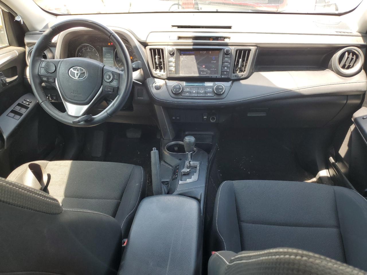 2017 Toyota RAV 4 - Image 8