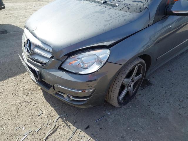 2010 MERCEDES BENZ B200 SPORT