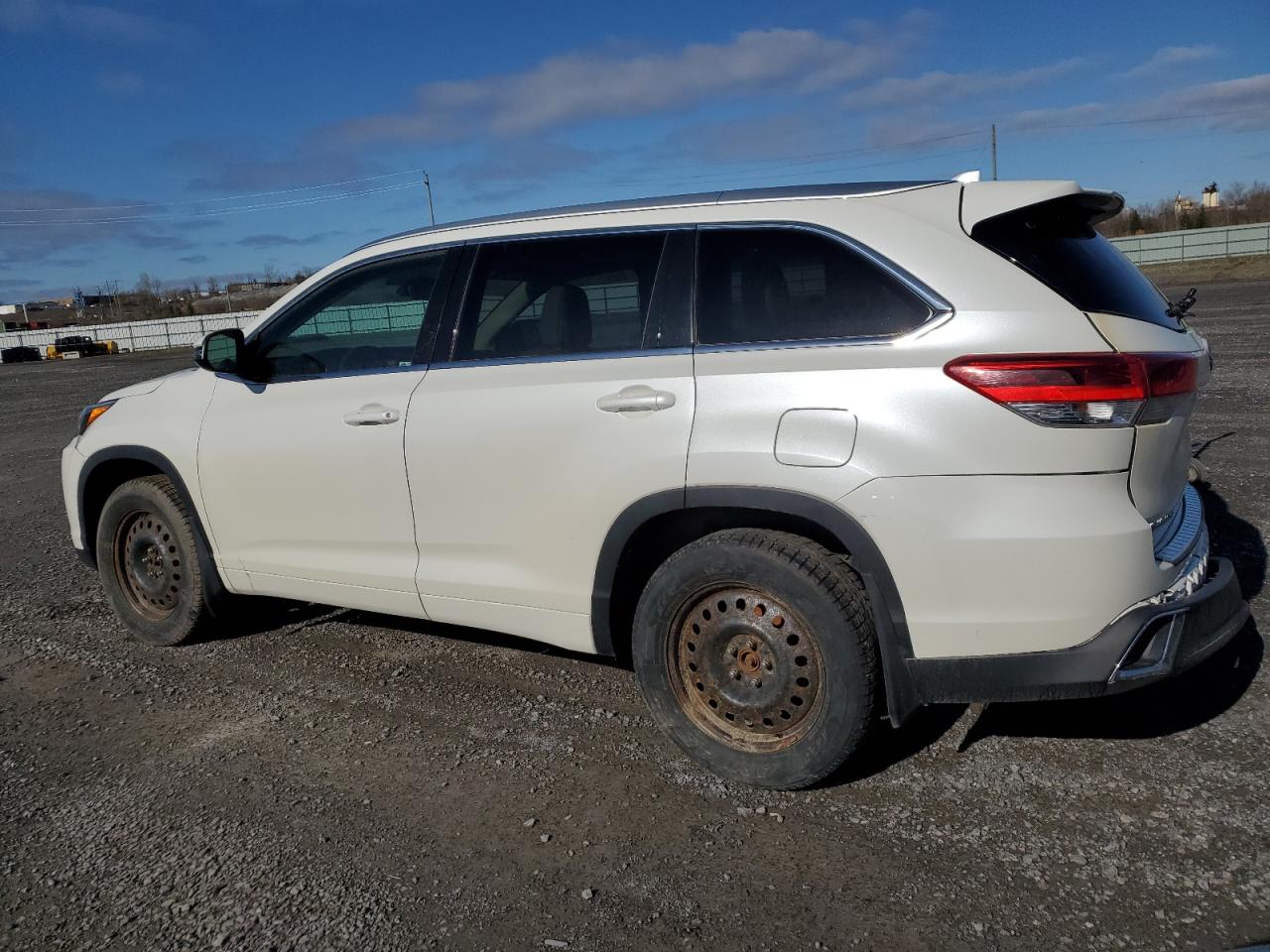 2018 Toyota Highlander Se VIN: 5TDJZRFH1JS535039 Lot: 52555835