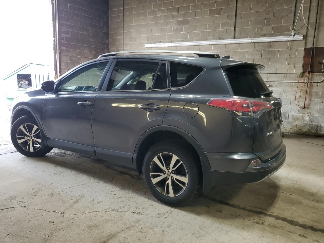 2017 Toyota Rav4 Xle VIN: JTMRFREV6HD211805 Lot: 54820335