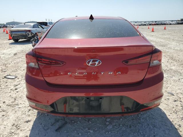 HYUNDAI ELANTRA 2019 Красный