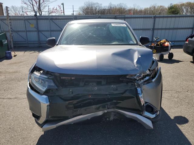  MITSUBISHI OUTLANDER 2017 Srebrny