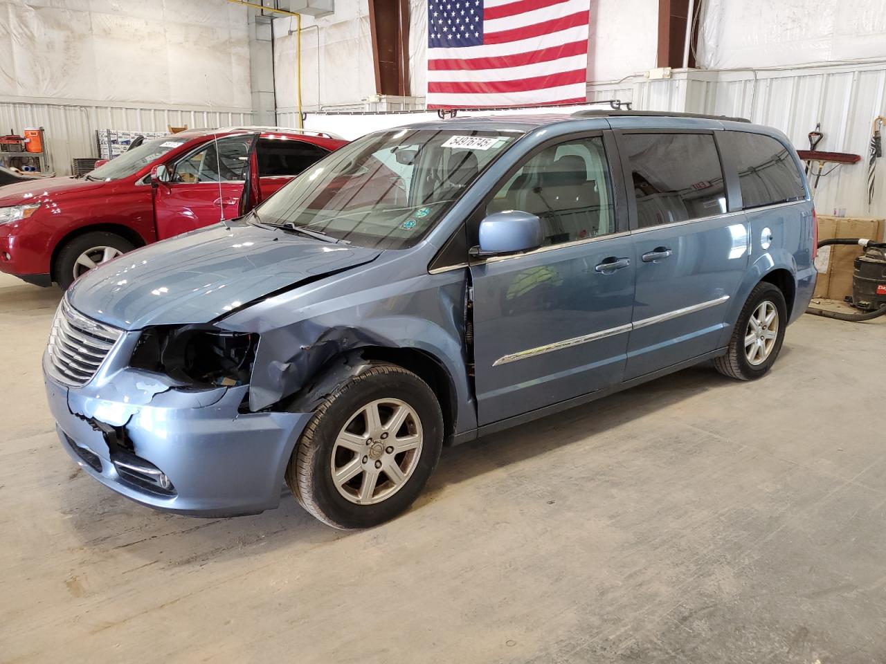 2012 Chrysler Town & Country Touring იყიდება Milwaukee-ში, WI - Front End