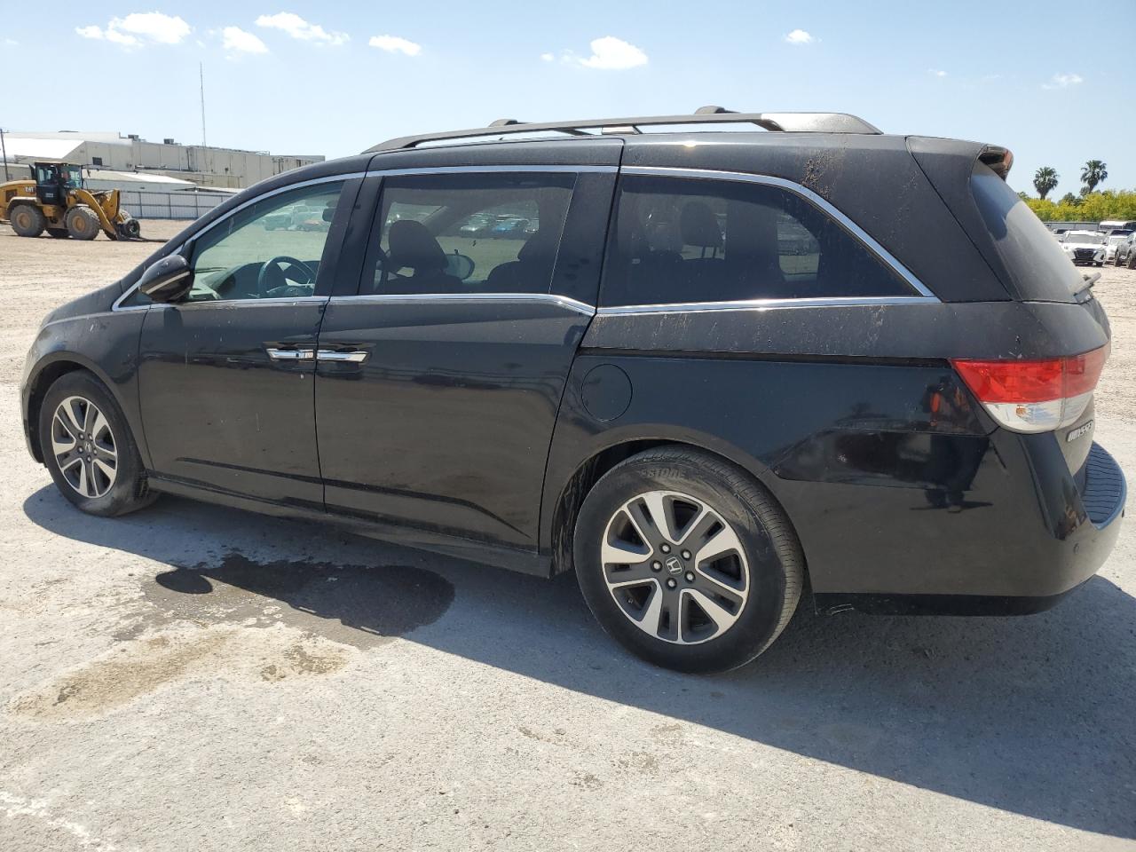 2016 Honda Odyssey - Image 2