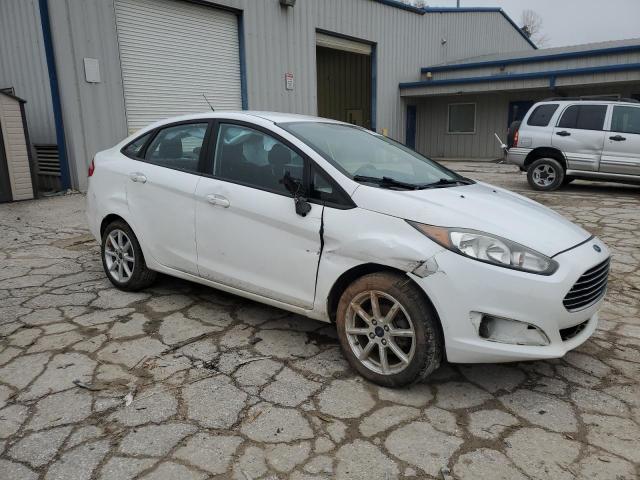 Sedans FORD FIESTA 2016 White