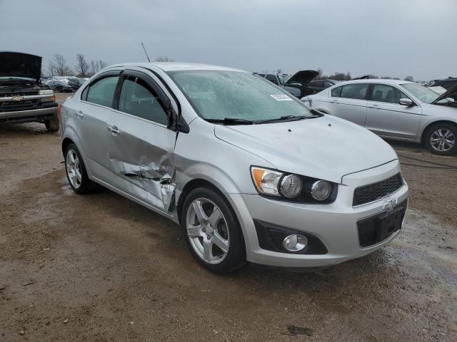 CHEVROLET SONIC 2015 Серебристый