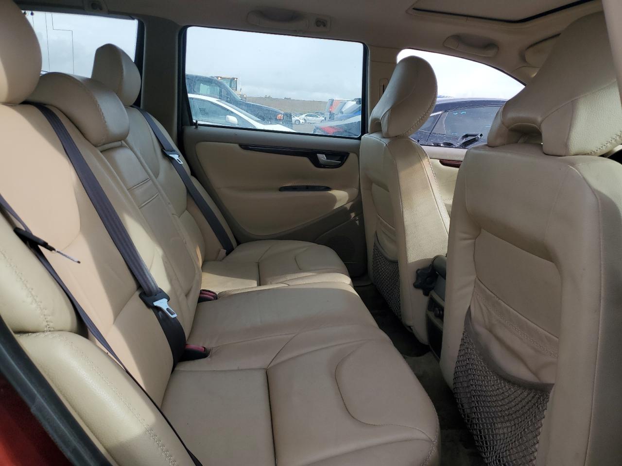 2001 Volvo V70 Xc VIN: YV1SZ58D611008564 Lot: 51300485