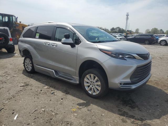  TOYOTA SIENNA 2024 Srebrny