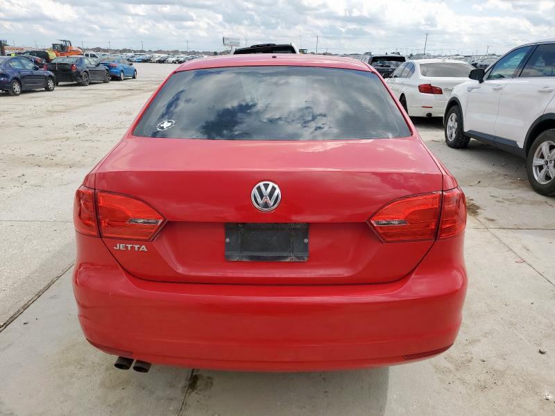  VOLKSWAGEN JETTA 2014 Красный