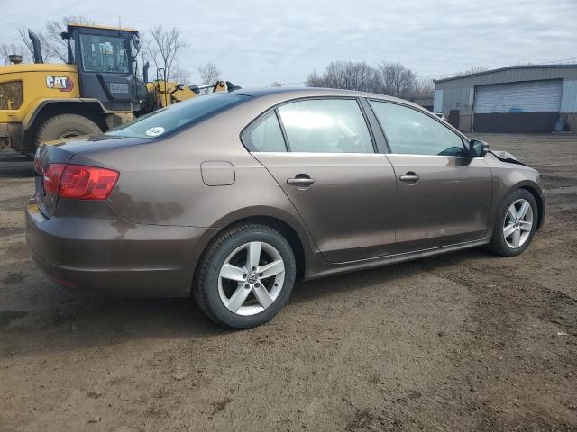 Sedans VOLKSWAGEN JETTA 2014 Brown