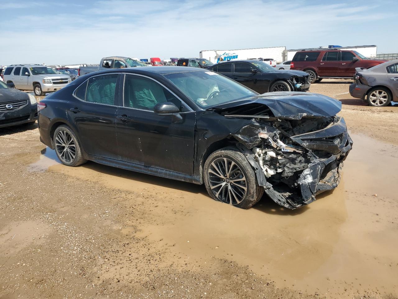 2018 Toyota Camry L VIN: 4T1B11HK5JU667895 Lot: 52179325