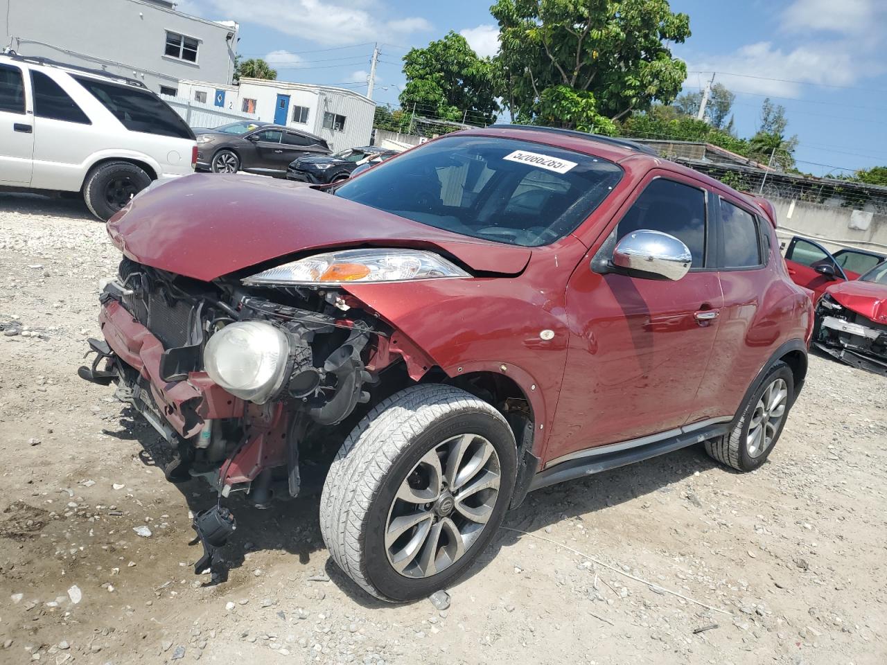 2011 Nissan Juke S продається в Opa Locka, FL - Front End