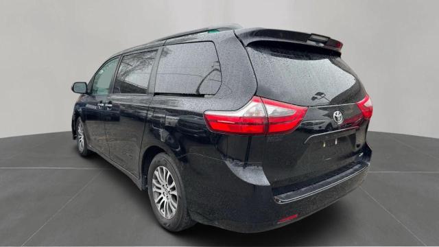 2020 TOYOTA SIENNA XLE