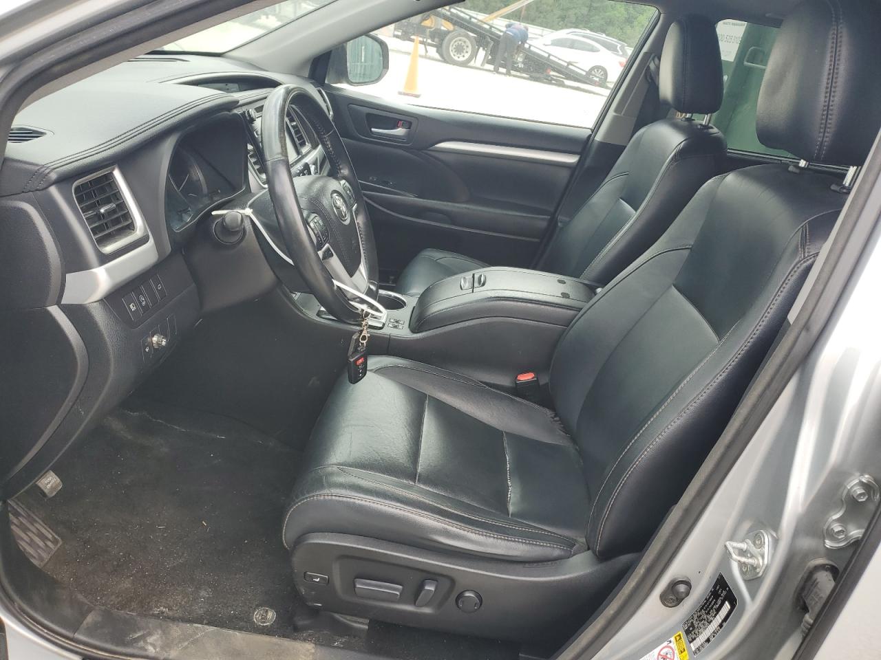 2017 Toyota Highlander Se VIN: 5TDJZRFH8HS375624 Lot: 55052705