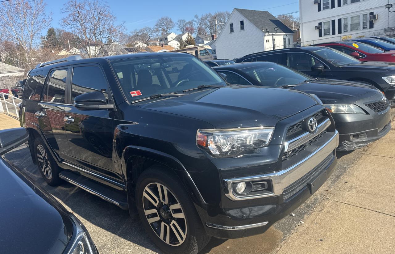 2018 Toyota 4Runner Sr5/Sr5 Premium for Sale in Mendon, MA - Minor Dent/Scratches