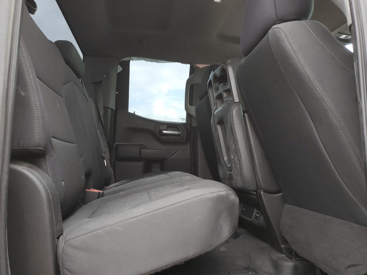 2020 Chevrolet Silverado - Image 10