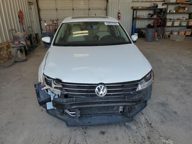  VOLKSWAGEN JETTA 2017 Белы