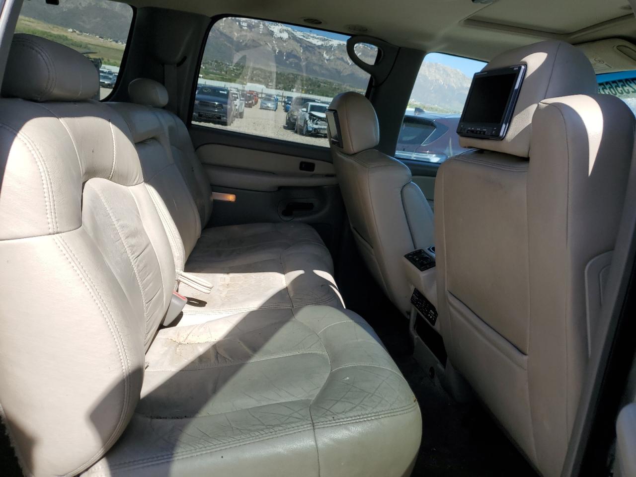 2001 Chevrolet Suburban K1500 VIN: 3GNFK16T81G210734 Lot: 53725565