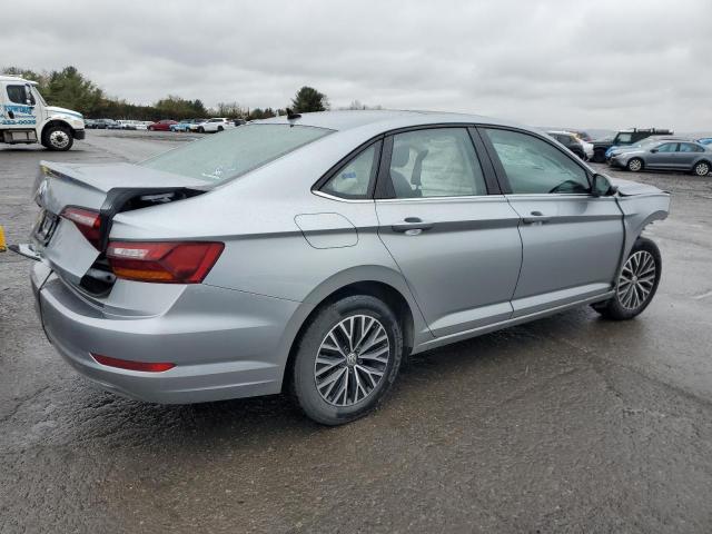  VOLKSWAGEN JETTA 2019 Srebrny